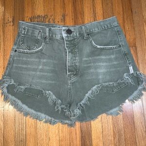 One teaspoon army green jean shorts. Size 25